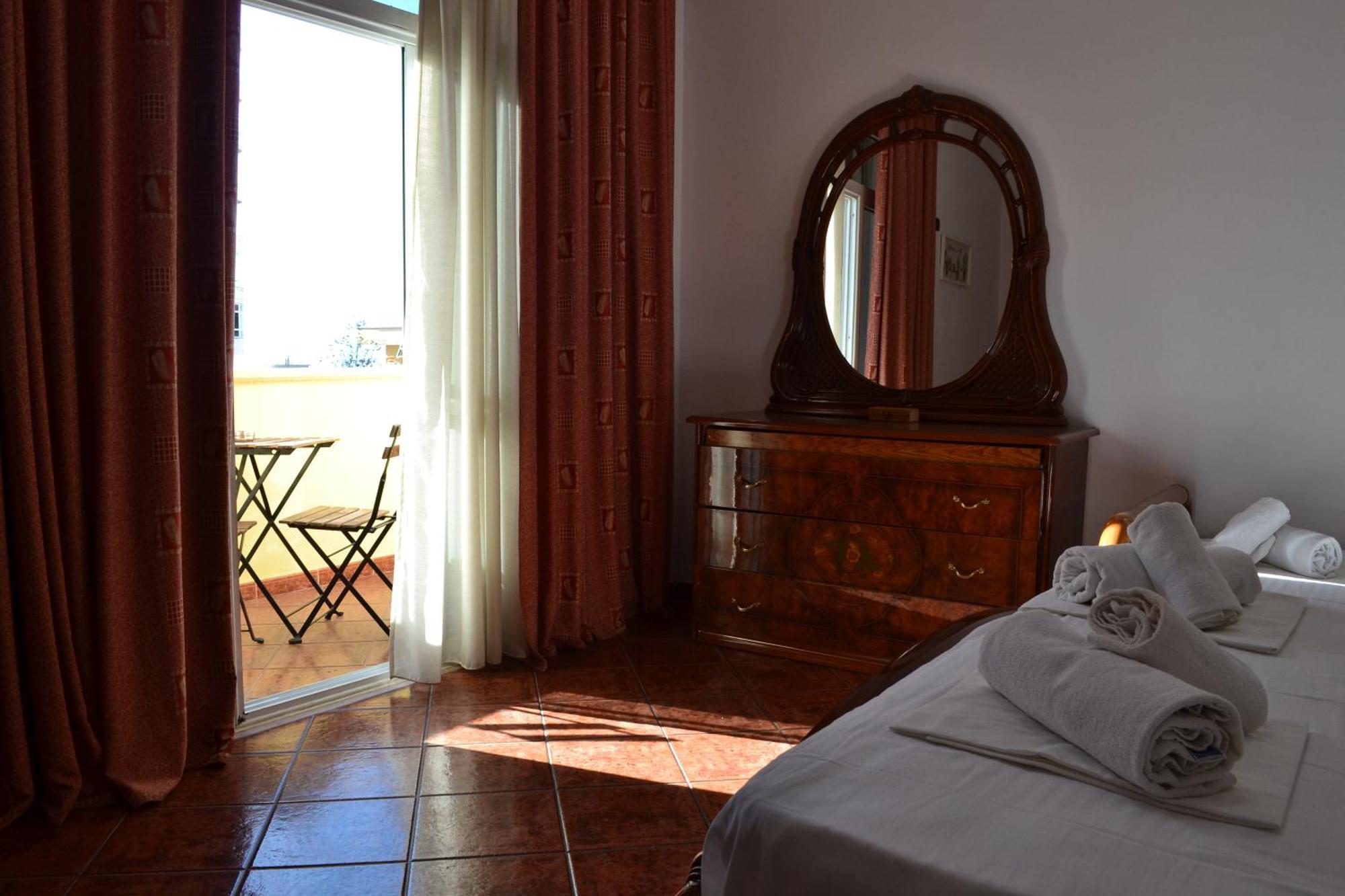 Central 5 Bedrooms Apartment Partial Seaview Vlore Exterior photo