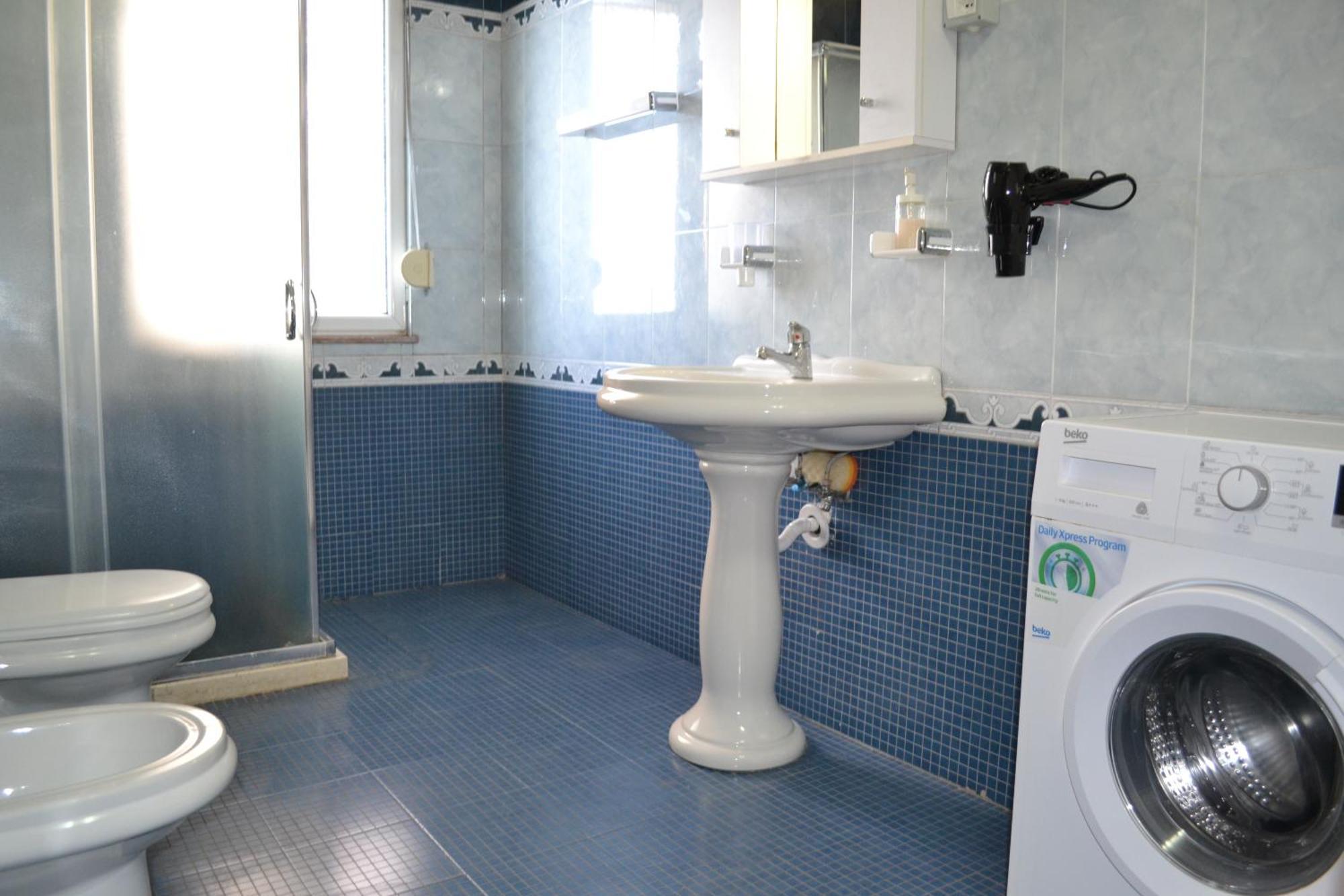 Central 5 Bedrooms Apartment Partial Seaview Vlore Exterior photo