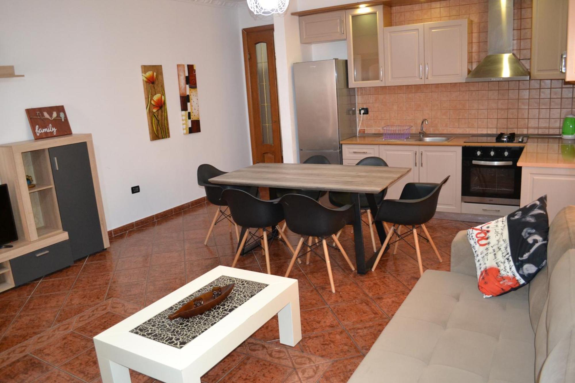 Central 5 Bedrooms Apartment Partial Seaview Vlore Exterior photo