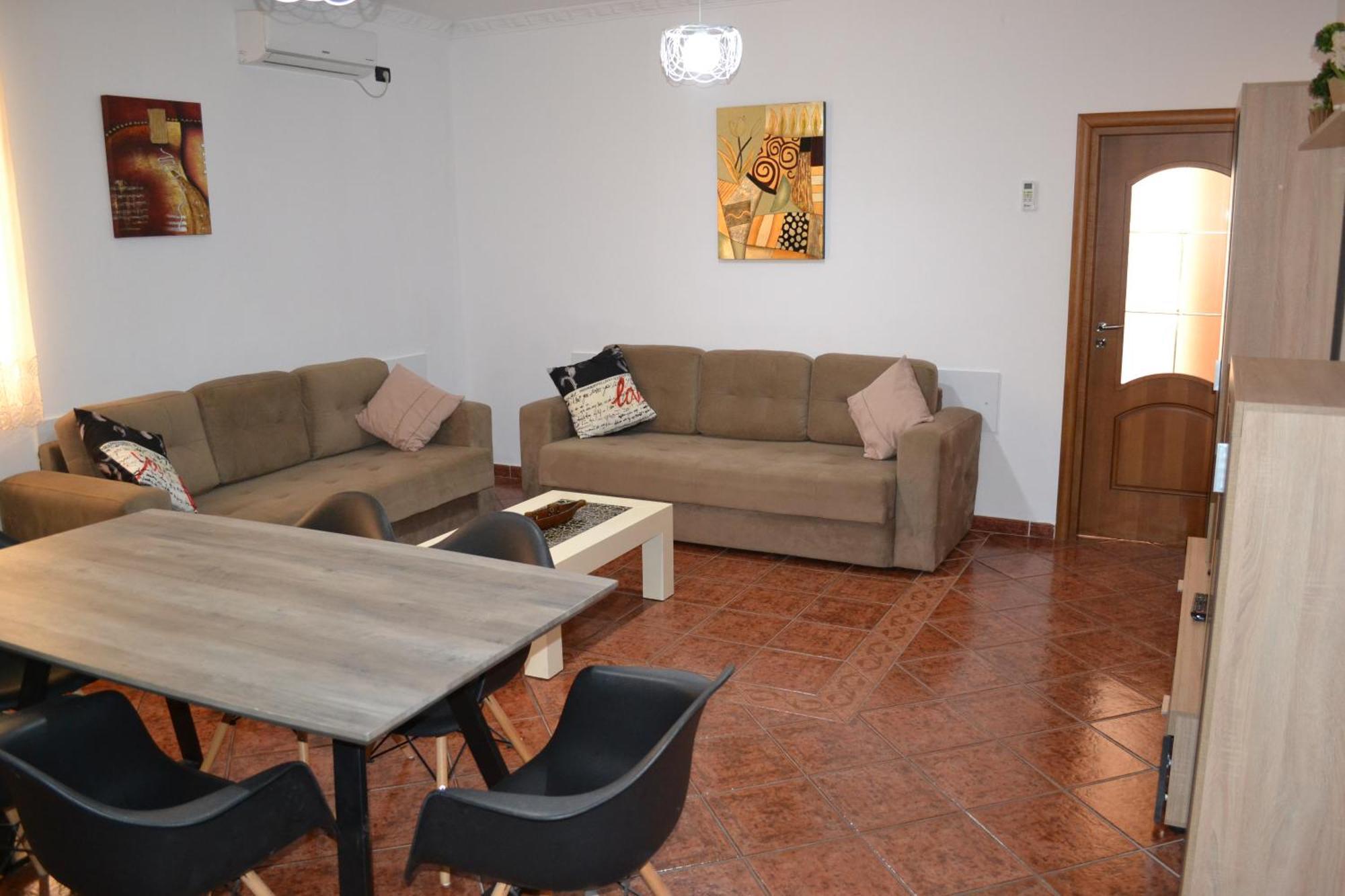 Central 5 Bedrooms Apartment Partial Seaview Vlore Exterior photo