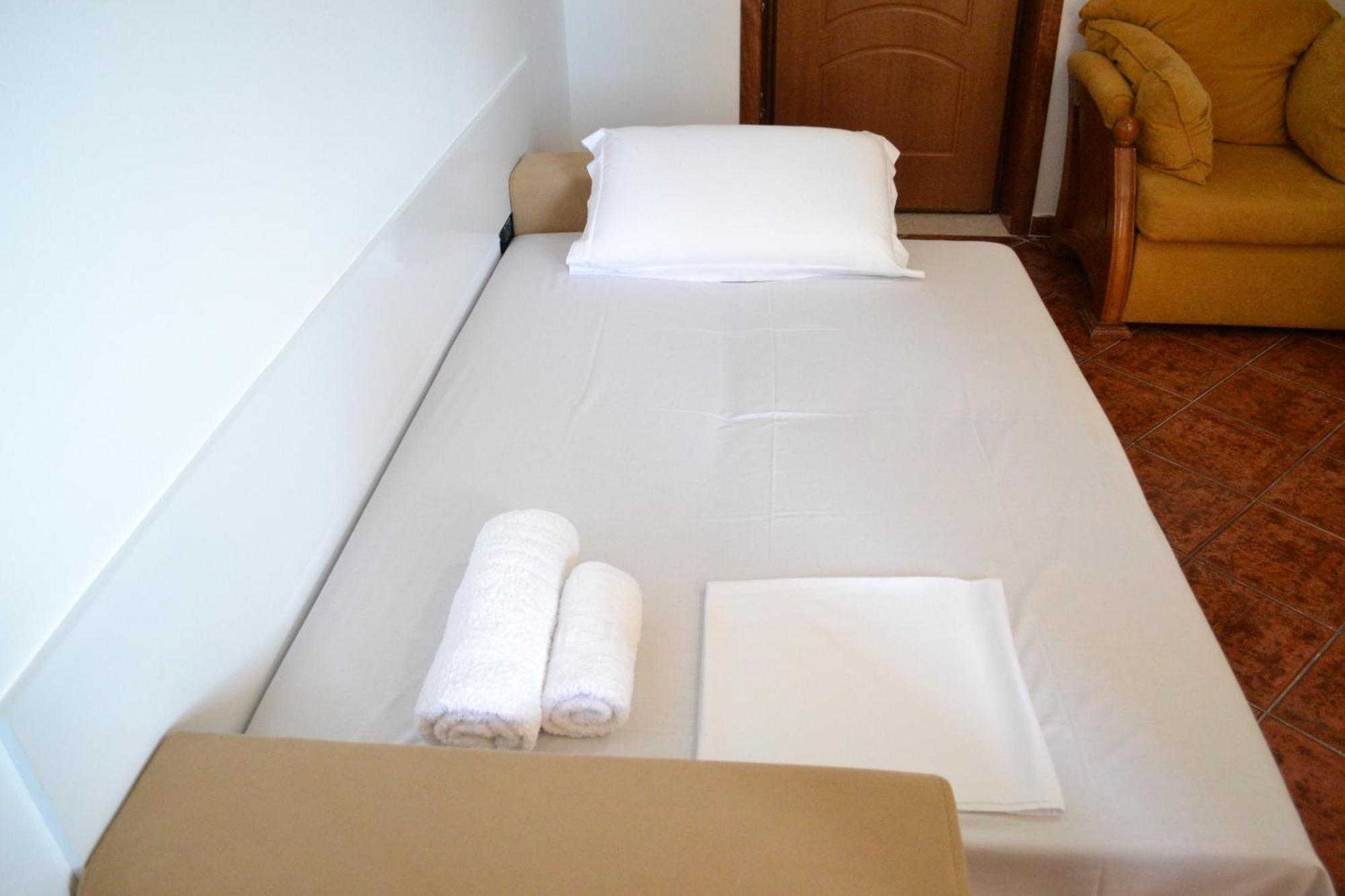 Central 5 Bedrooms Apartment Partial Seaview Vlore Exterior photo