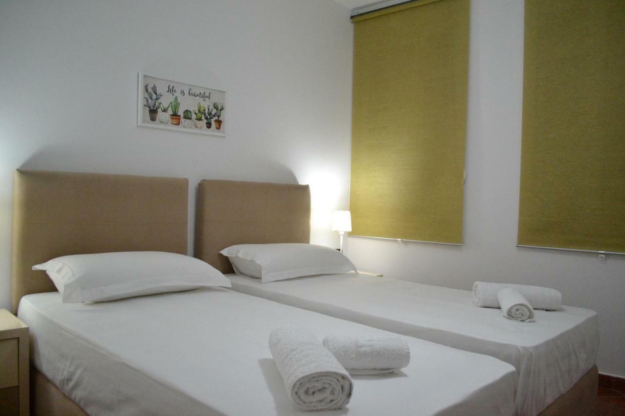 Central 5 Bedrooms Apartment Partial Seaview Vlore Exterior photo
